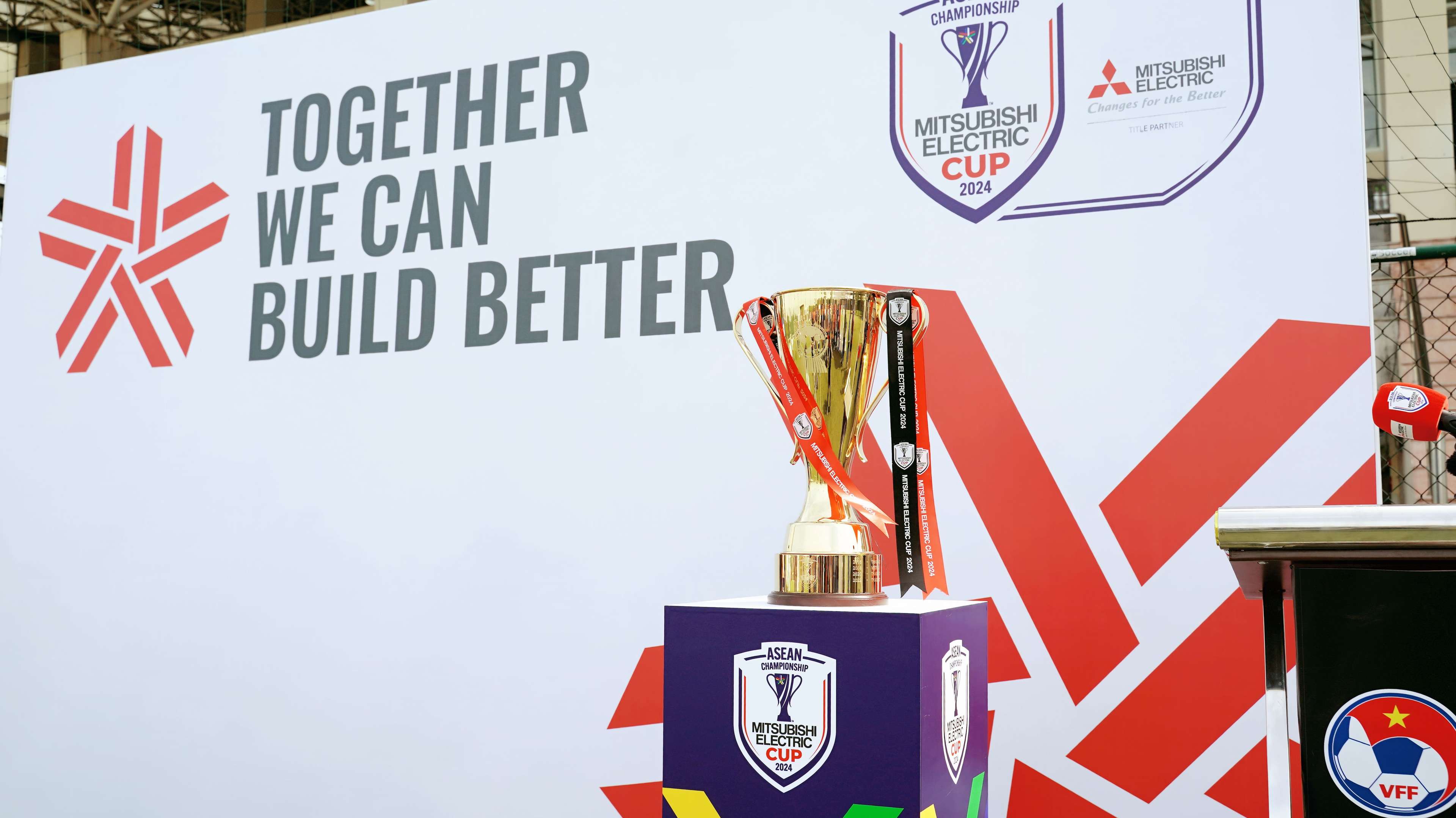 今足坛最具 今足坛最具