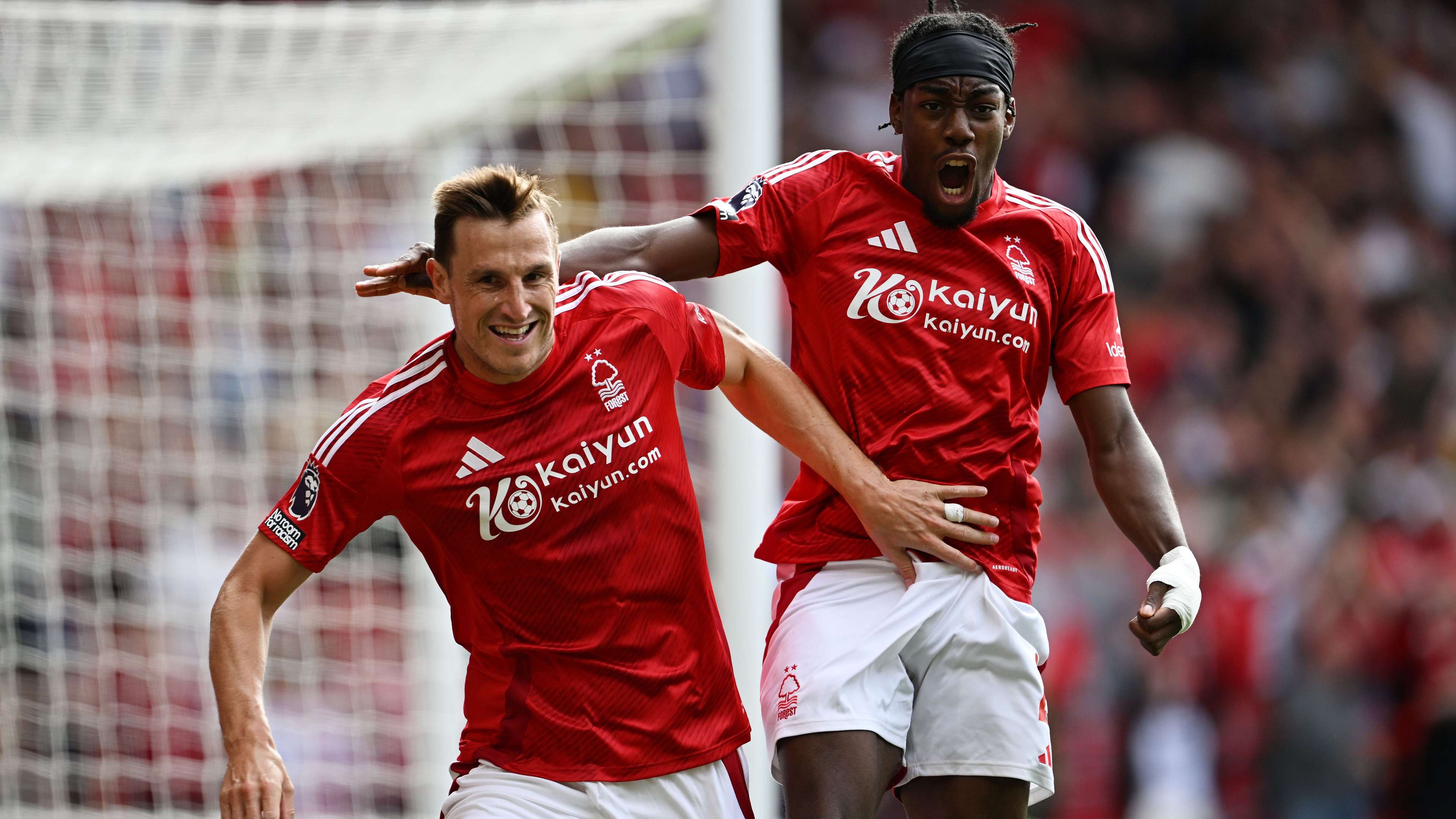 鼓舞着队友 鼓舞着队友